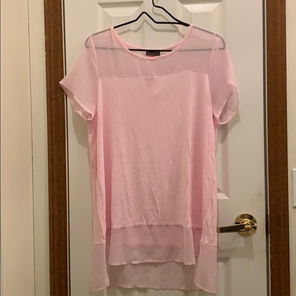 Vince Camuto Tops - ⭐️Beautiful Top by Vince Camuto!